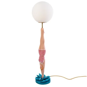 Bordslampa 'Lady Diver' Röd